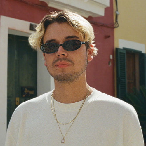 QuiQue boeken voor een optreden? ArtiestBoeker.nl